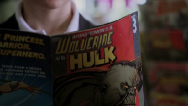 Ultimate Wolverine vs. Hulk Marvel comic book (S01E09)