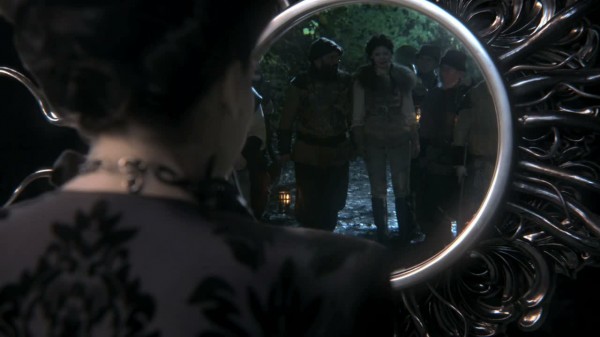 Snow White and the Seven Dwarves through the Evil Queen's Mirror (S01E09)