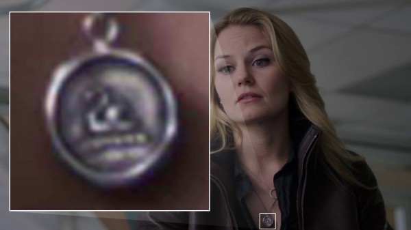 Emma's swan necklace (The Return-s01e19)