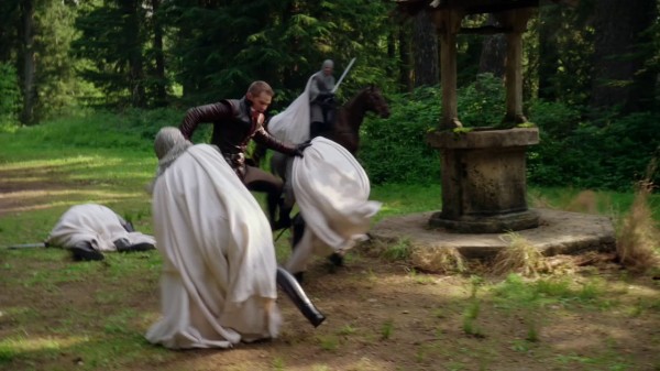 Charming fights King George's men near a well (Lady of the Lake-2x03)
