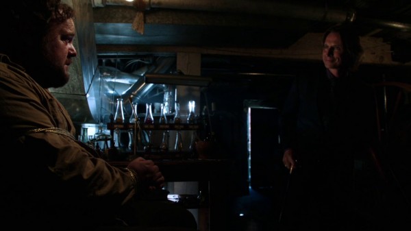 Smee and Rumplestiltskin's magic potion shelf (The Crocodile-2x04)