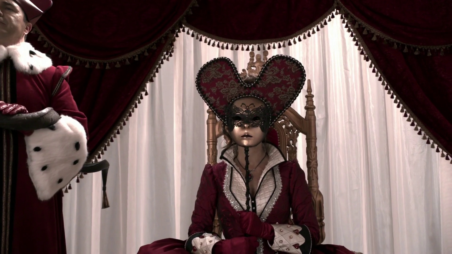 Wonderland Queen (Queen of Hearts-2x09)