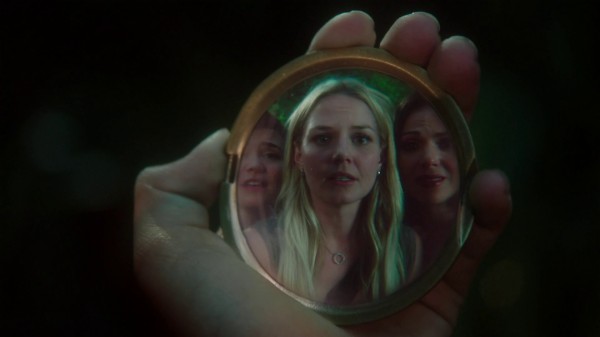 Emma, Snow, and Regina looking through magic mirror (3x05 Good Form)