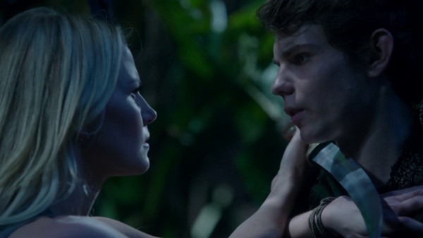 Emma holds knife up to Peter's throat (3x02 Lost Girl)