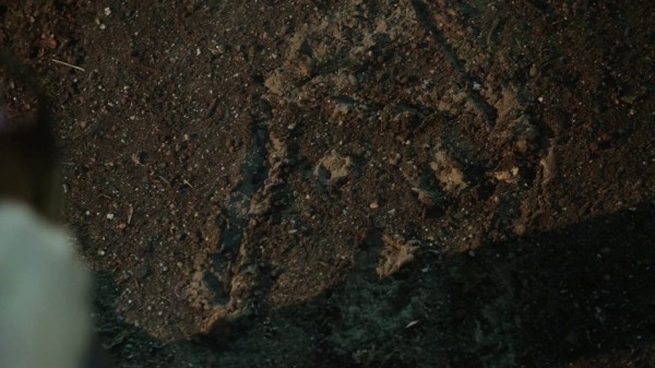 Marks etched in ground (3x05 Good Form)