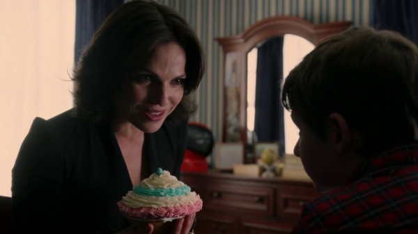 Regina's cupcake offer to Henry (2x02 "We Are Both")