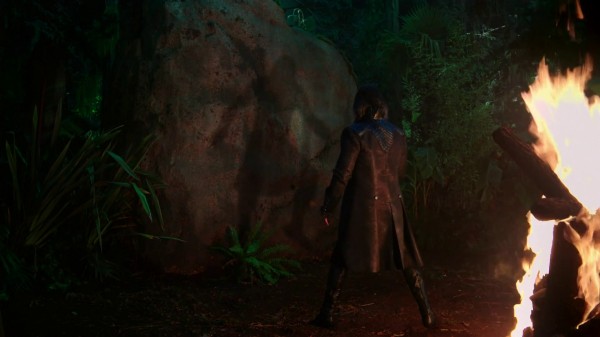 Rumple watches his shadow (3x02 Lost Girl)