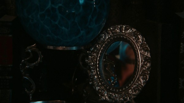 The looking glass in Maleficent's castle (1x03 Forget Me Not)