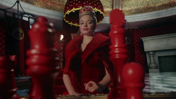 Once Upon a Time in Wonderland 1x04 The Red Queen Playing Chess Pawn