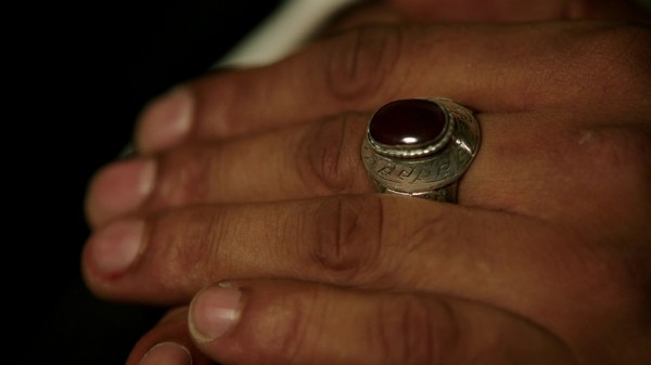 1x07 Bad Blood Jafar's Ring