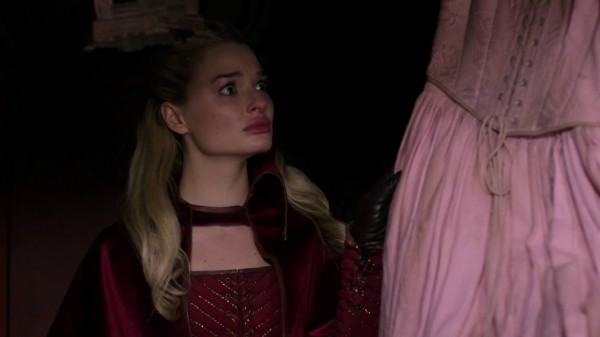 1x08 Home The Red Queen Cries at the sight of her old Anastasia Dress