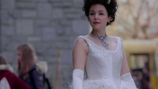 Mary Margaret as Snow (3x11 Going Home)