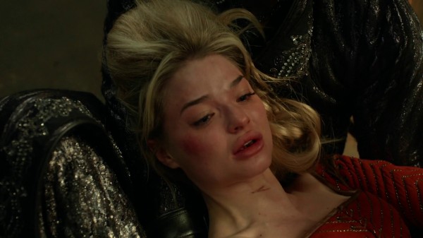 Anastasia Stabbed in the back lying - 1x11 Heart of the Matter