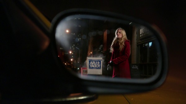 Emma in the rearview mirror (3x12 New York City Serenade)