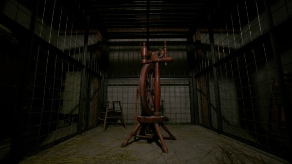 Wheel with gold straw (3x14 The Tower)