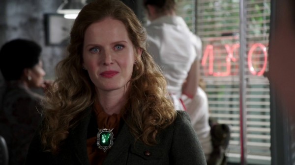 Zelena Meets Snow for the First Time - 3x13 Witch Hunt