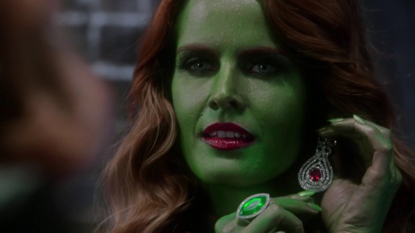 Zelena Trying On Regina's Jewels - 3x13 Witch Hunt