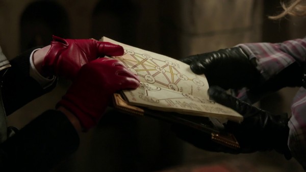 Elvish language in spell book (3x17 The Jolly Roger)