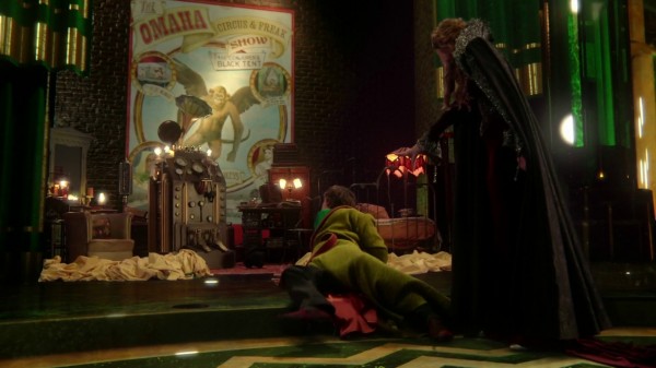 Zelena turns Walsh into flying monkey (3x16 It's Not Easy Being Green)
