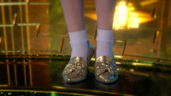 Dorothy in Silver Slippers - 3x20 Kansas