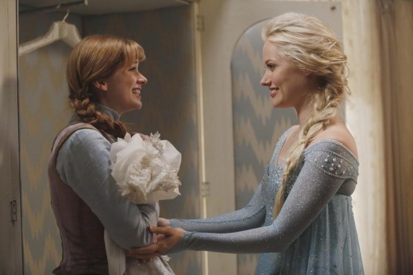 Once Upon a Time 4x01 A Tale of Two Sisters - Anna and Elsa