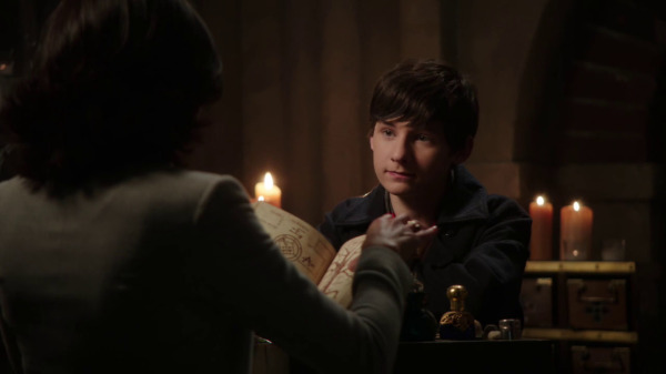 Once Upon a Time 2x04 The Apprentice - Henry and Regina in the vault