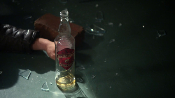 Once Upon a Time 2x04 The Apprentice - MacCutcheon beer