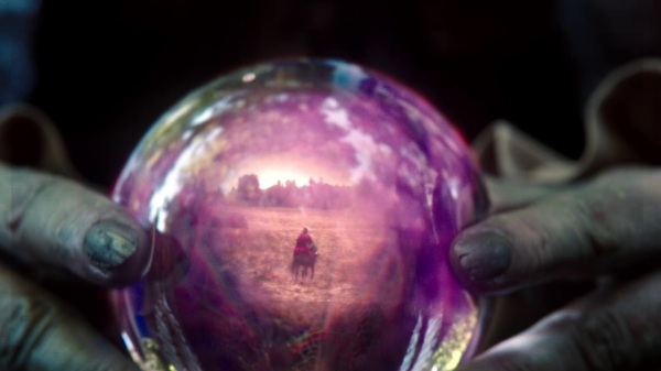 Once Upon a Time podcast 4x02 White Out - Rumplestiltskin Looking at Anna inside the Orb