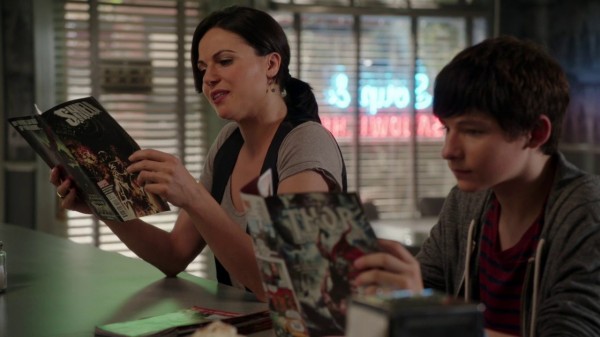 Once Upon a Time 4x03 Rocky Road - Regina and Henry Reading Shield and Thor Comics