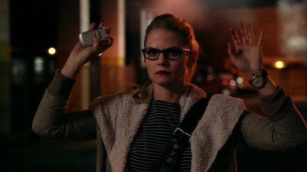 Once Upon a Time 4x05 Breaking Glass - Emma's Flower Tattoo in Tallahassee