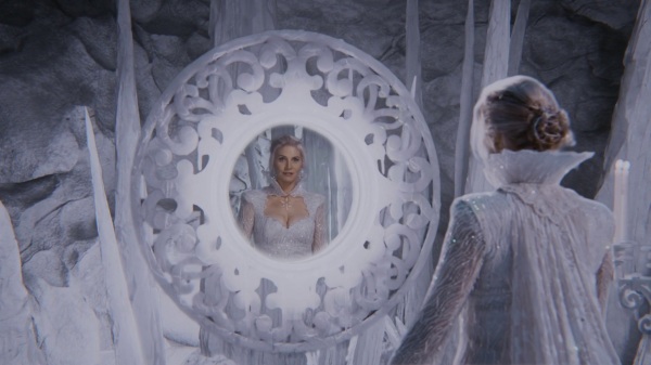 Once Upon a Time 4x06 Family Business - Snow Queen looking at herself in the mirror