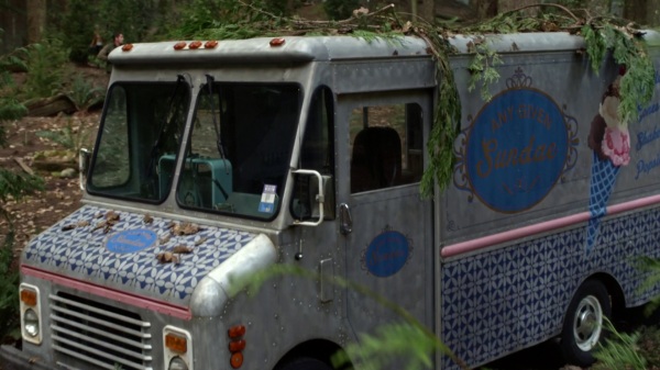 Once Upon a Time 4x06 Family Business - Snow Queen's Ice Cream Truck