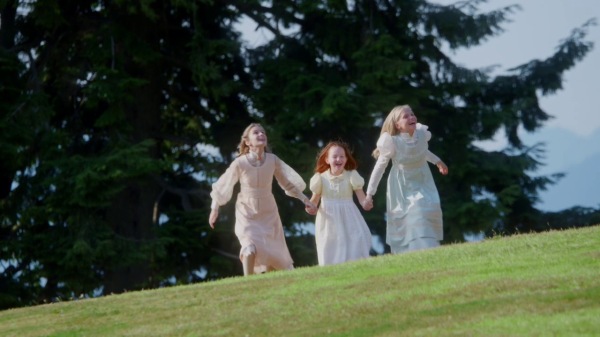 Once Upon a Time 4x07 The Snow Queen - Young Ingrid, Helga and Gerda