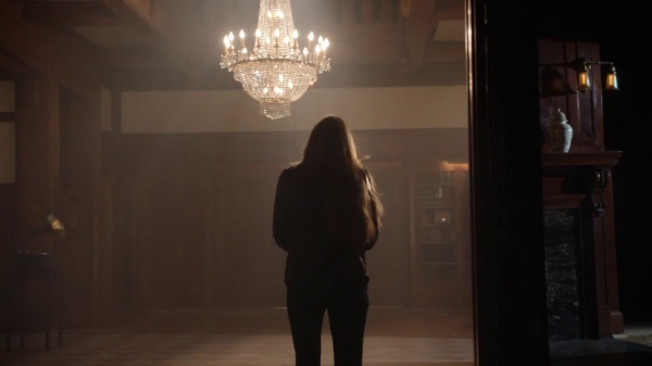 Once Upon a Time 4x08 Smash the Mirror - Emma in the ballroom
