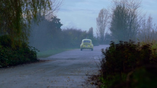 Once Upon a Time 4x08 Smash the Mirror - Emma's Yellow Bug Driving Storybrooke