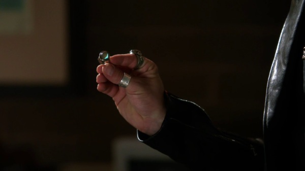 Once Upon a Time 4x11 Shattered Sight - Emma's Ring from 4x05 Breaking Glass