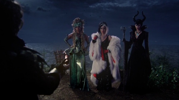 Once Upon a Time 4x12 Heroes and Villains - Dark One with Queens of Darkness Ursula, Cruella DeVil and Maleficent