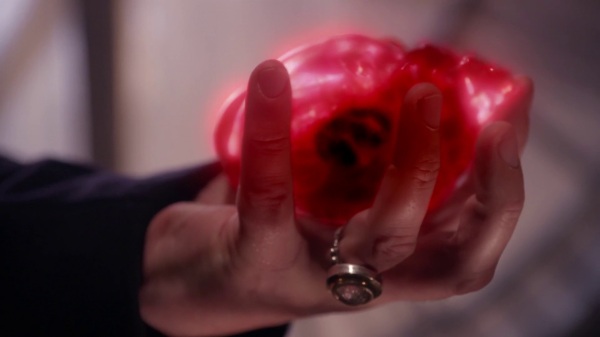 Once Upon a Time 4x12 Heroes and Villains - Dark Spot in Hook's heart