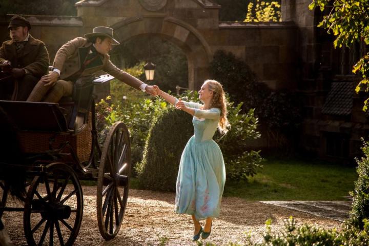 Cinderella says goodbye to father 2015 movie review