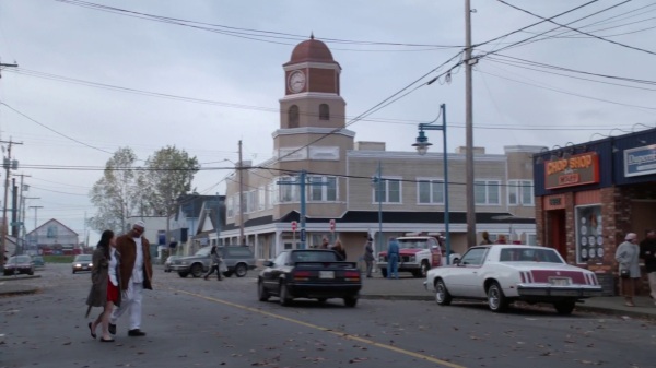 Once Upon a Time 4x13 Darkness on the Edge of Town - Black Guy in White Outfit