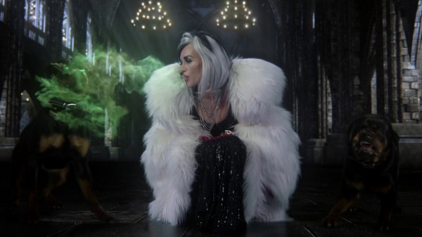 Once Upon a Time 4x13 Darkness on the Edge of Town - Cruella De Vil powers