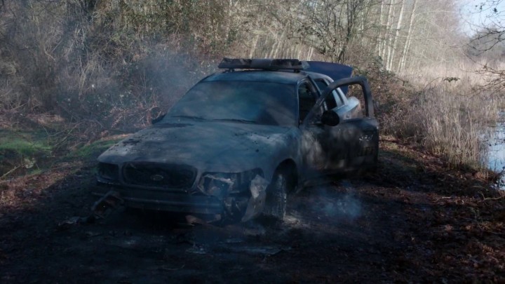 Once Upon a Time 4x15 Enter the Dragon - Toasted Sheriff's Car