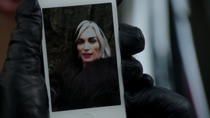 Once Upon a Time 4x19 Sympathy for the De Vil - Cruella Video Call