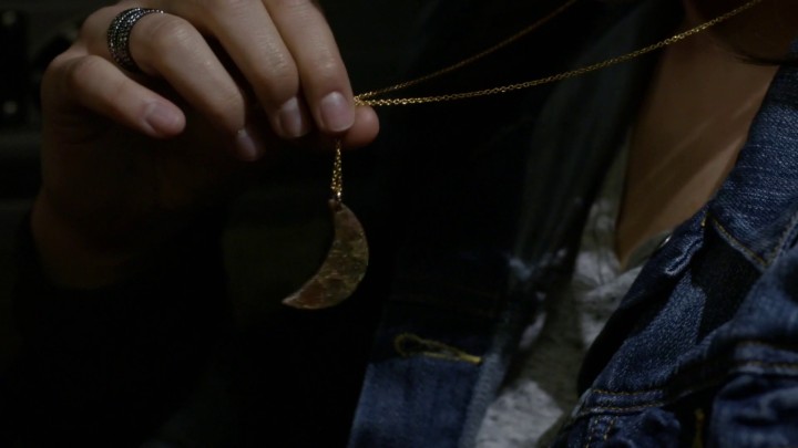 Once Upon a Time 4x20 Lily - Lily moon necklace