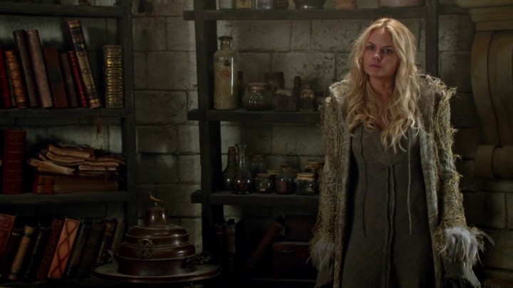 Once Upon a Time 5x02 The Price - Emma and Regina in the tower at Camelot