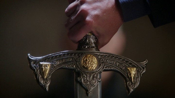 Once Upon a Time 5x06 The Bear and the Bow - Excalibur details before Rumplestiltskin pulls the sword from the stone