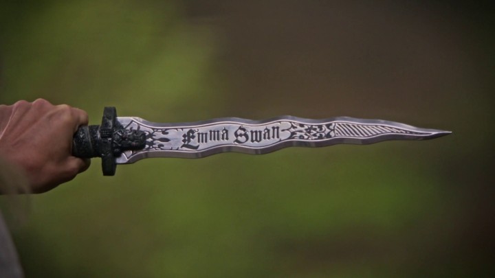 Once Upon a Time 5x07 Nimue - Emma Swan name on the dagger