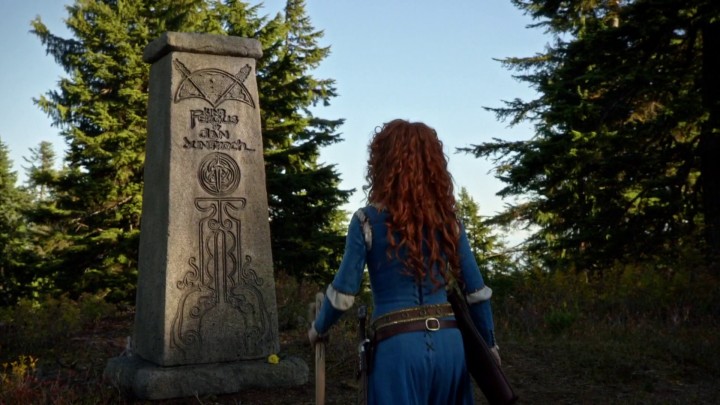 Once Upon a Time 5x09 The Bear King - Merida talking to King Fergus Grave