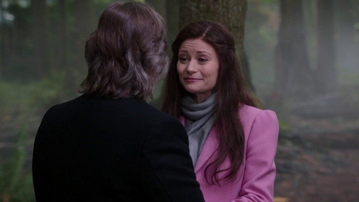 Once Upon a Time 5x10 Broken Heart - Rumplestiltskin and Belle talking in the well after his duel with Dark One Hook