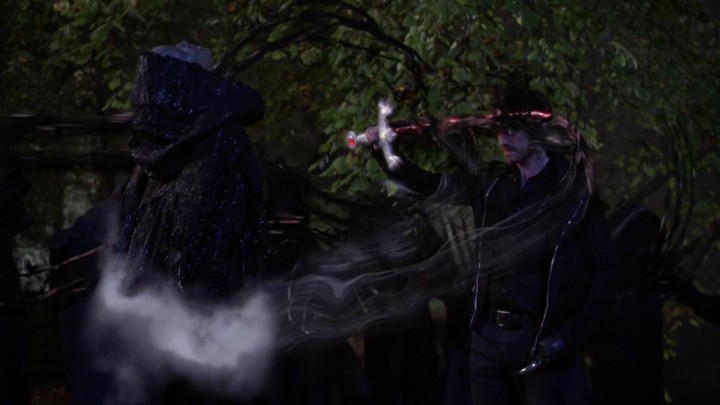 Once Upon a Time 5x11 Swan Song - Hook putting darkness into him